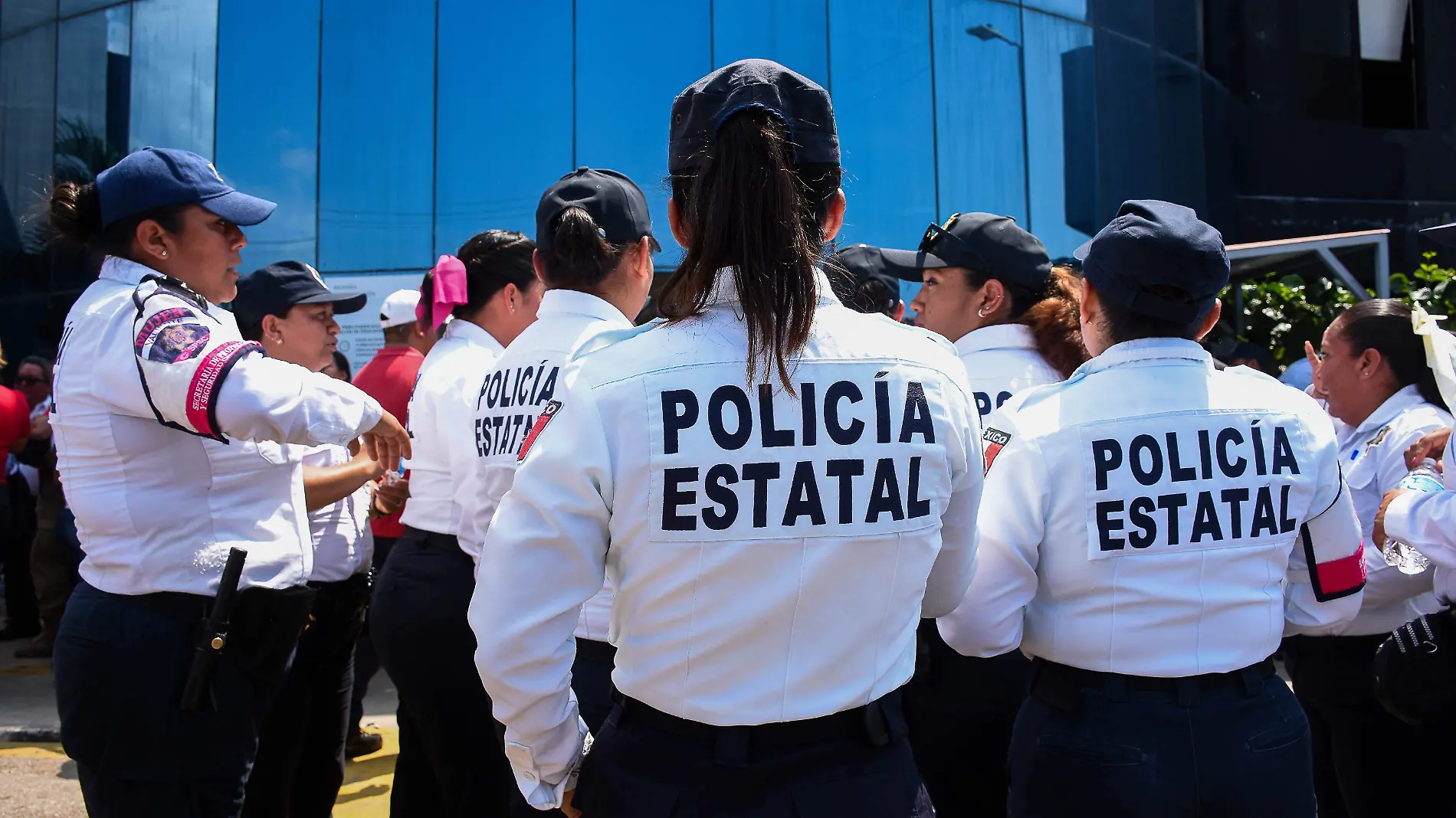 972326_Protesta Mujeres Policías-3_impreso